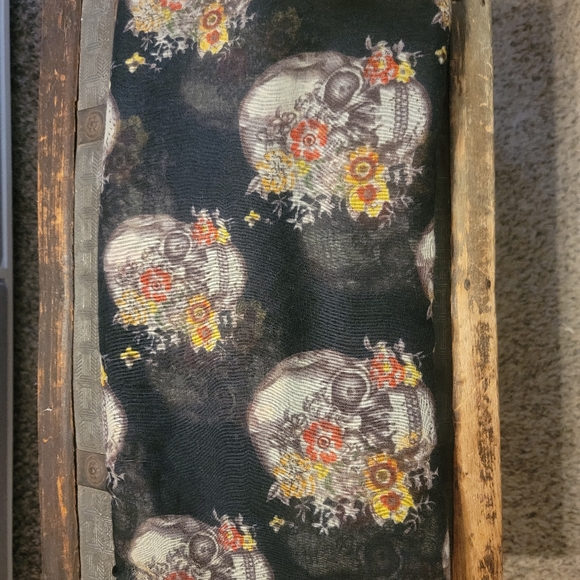 Skull scarf - Picture 2 of 4